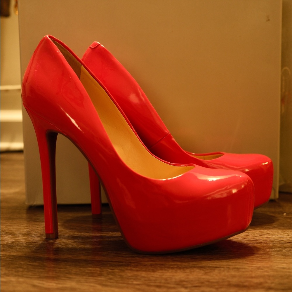 Jessica Simpson High Heels Size 7.5 coral color super cute